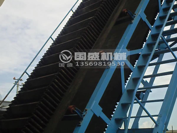 橡胶大倾角皮带机 橡胶大倾角皮带机